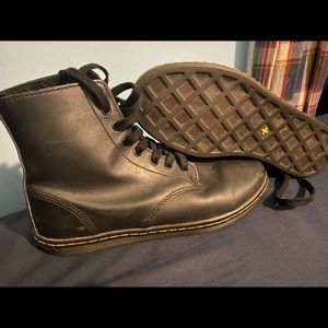 SOLD Dr. Martens Tobias Casual Leather Boot